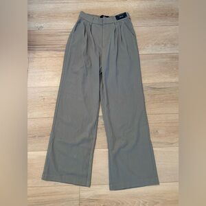 NWT Hollister Ultra High-Rise Wide-Leg Pants – Taupe Gray, Size Small